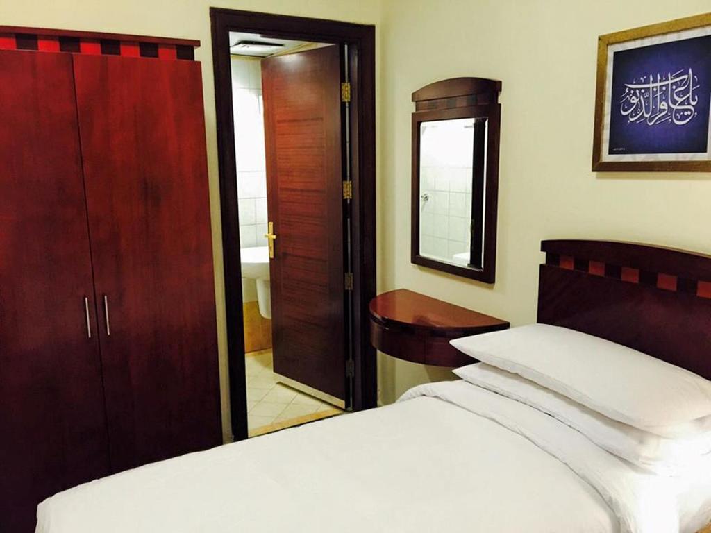 Al Eiman Al Qibla Hotel Medina Room photo
